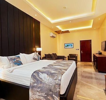 Senators Suites And Towers Hotel Omole Exterior photo