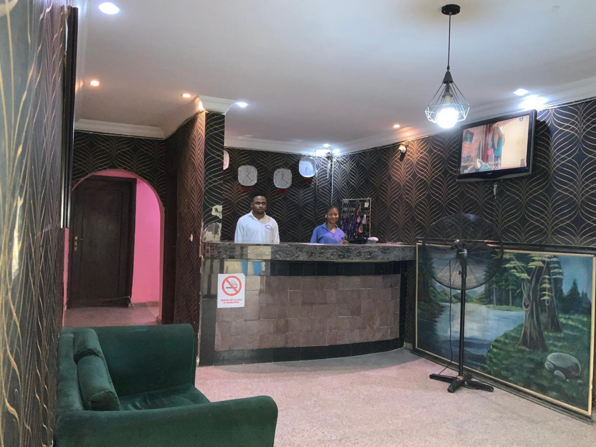 Senators Suites And Towers Hotel Omole Exterior photo